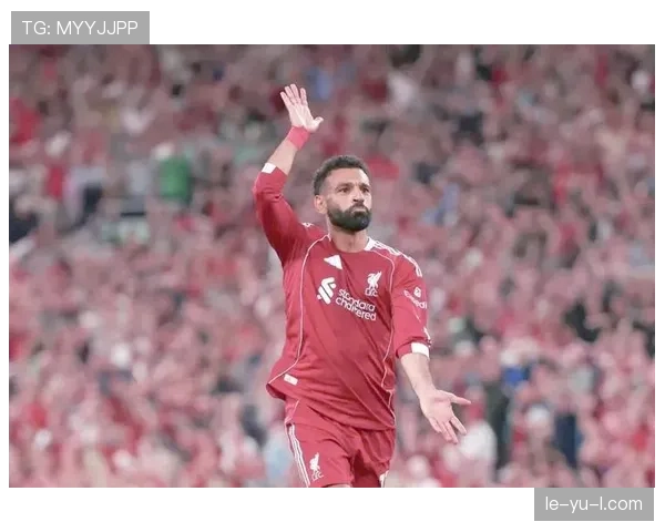 历史长河中的传奇：历届足球最佳球员荣誉表现深度解析