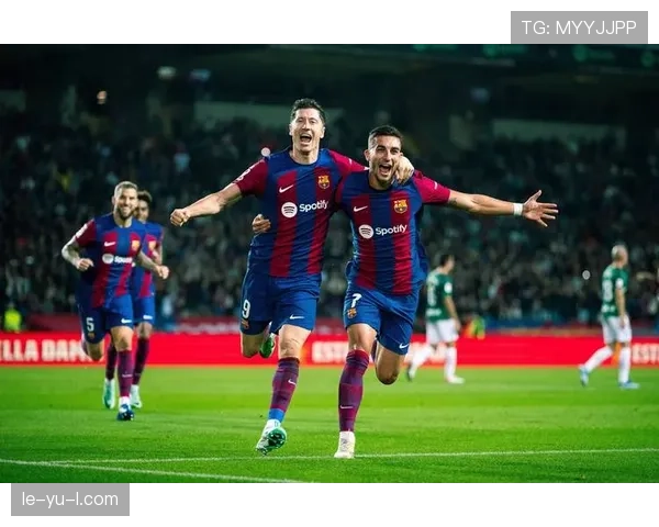 欧冠金靴争夺战愈演愈烈，明星球员状态回勇成焦点